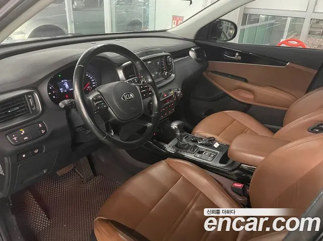 Kia Sorento — фото 5