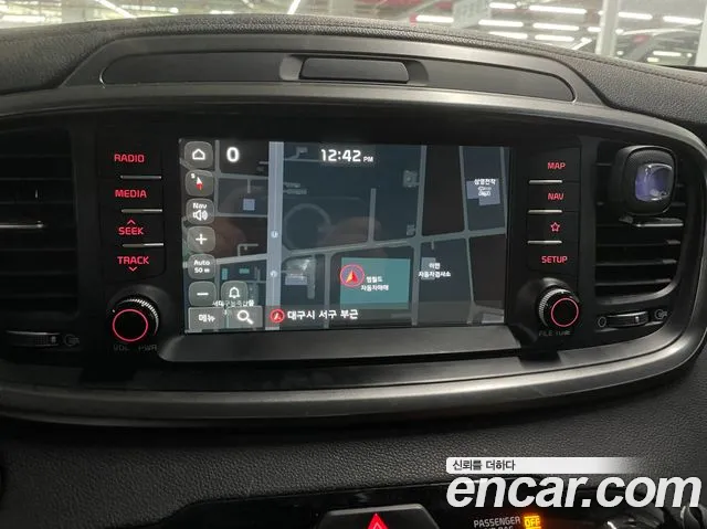 Kia Sorento — фото 10