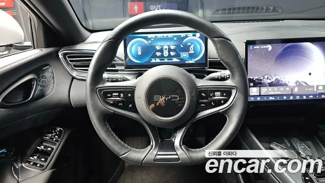 BYD Seal — фото 12