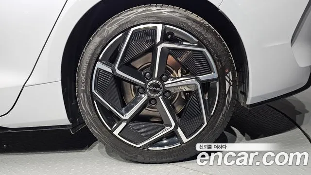 BYD Seal — фото 21