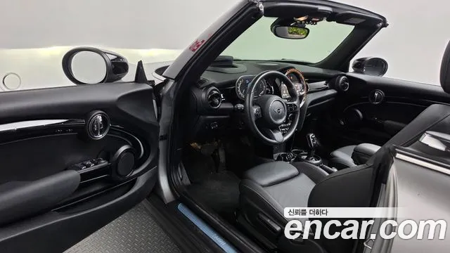 Mini Cooper Convertible — фото 10