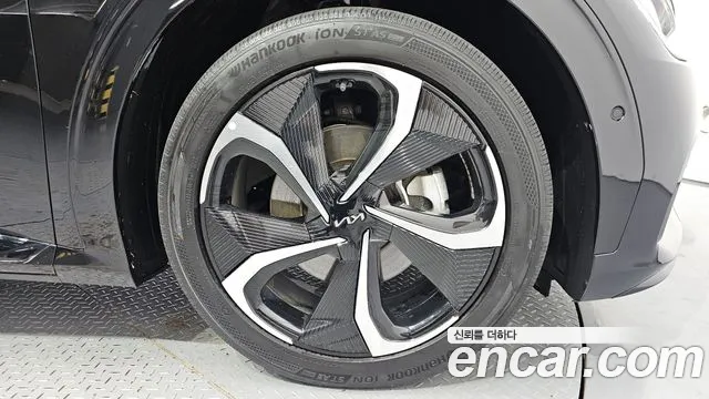 Kia EV6 — фото 20