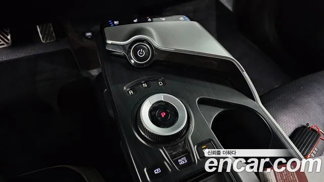 Kia EV6 — фото 8