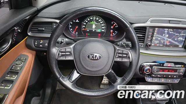 Kia Sorento — фото 14