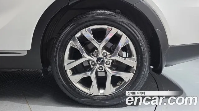 Kia Sorento — фото 21