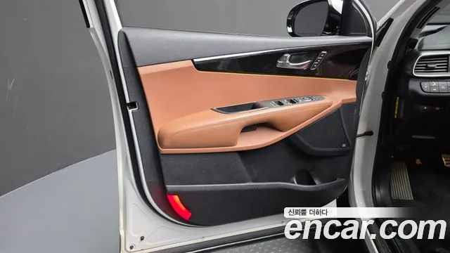 Kia Sorento — фото 24