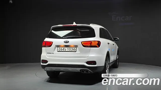 Kia Sorento — фото 4