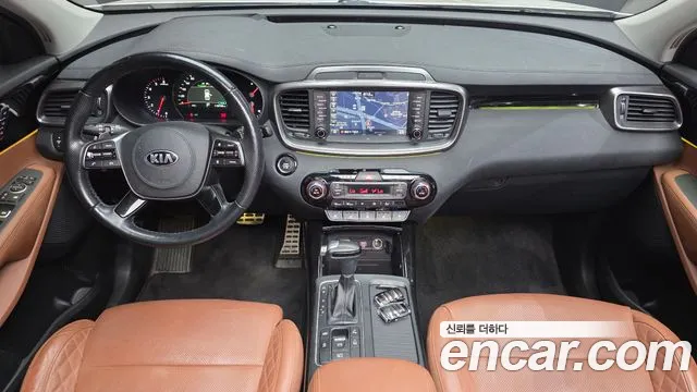 Kia Sorento — фото 7