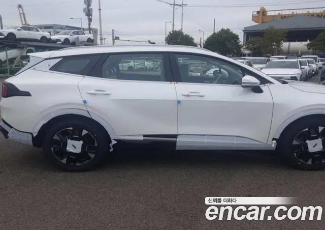 Kia Sportage — фото 12