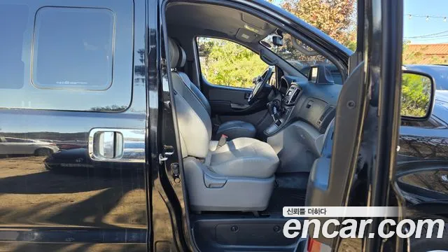 Hyundai Starex — фото 11