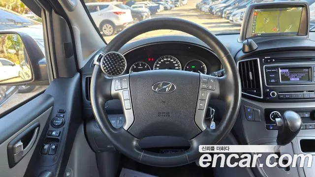 Hyundai Starex — фото 13