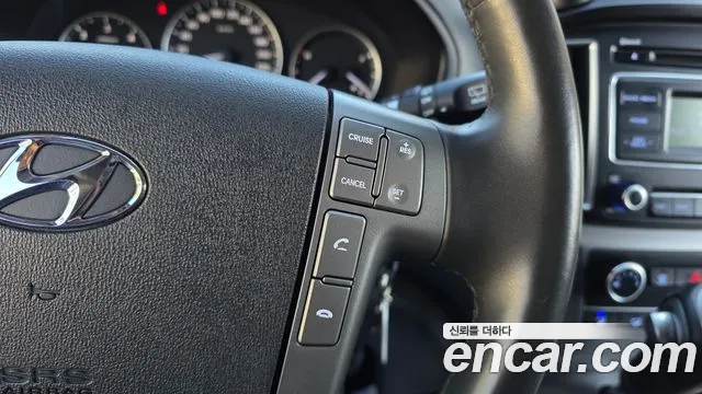 Hyundai Starex — фото 18