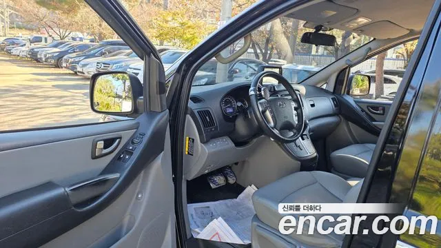Hyundai Starex — фото 10