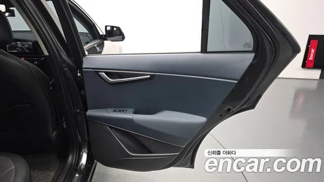 Kia Niro — фото 25