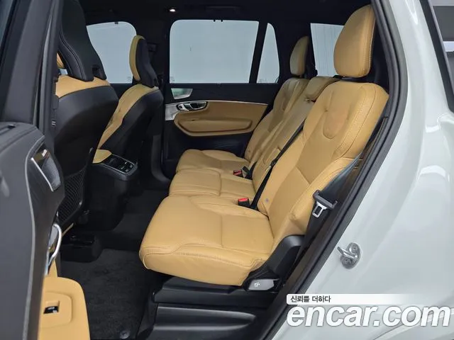 Volvo XC90 — фото 10