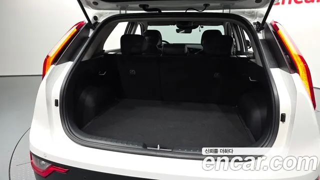 Kia Niro — фото 20