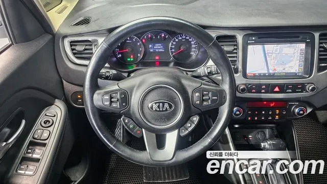 Kia Carens — фото 13
