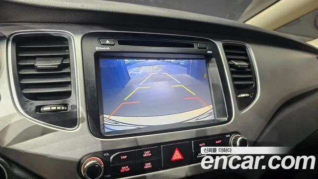Kia Carens — фото 15
