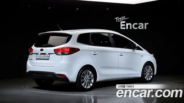 Kia Carens — фото 2