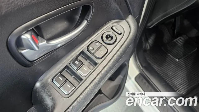 Kia Carens — фото 26