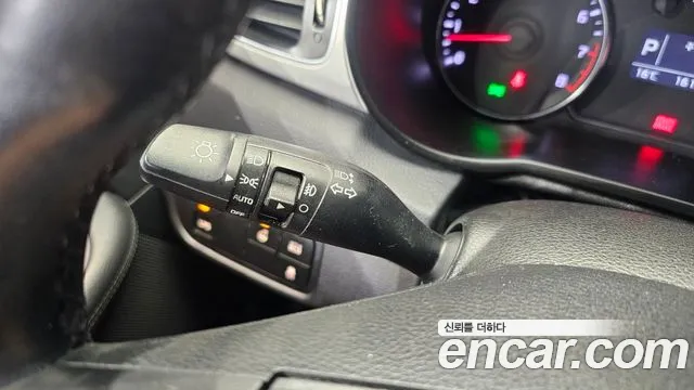 Kia Carens — фото 28