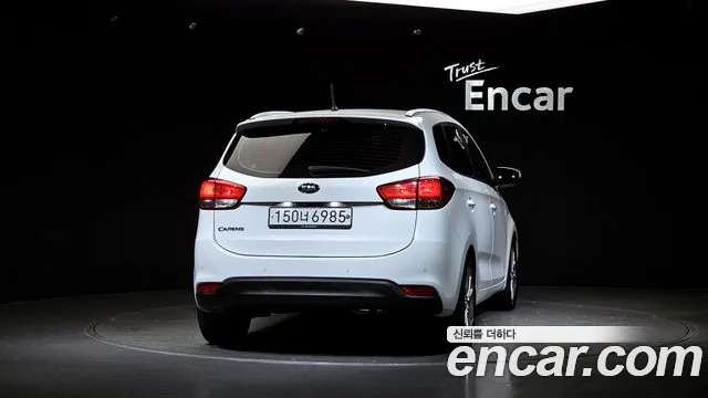 Kia Carens — фото 4