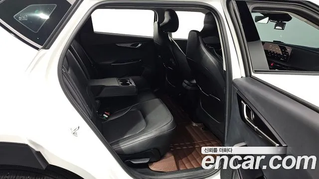 Kia EV6 — фото 11