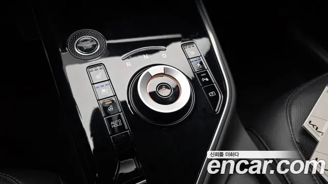 Kia Niro — фото 9