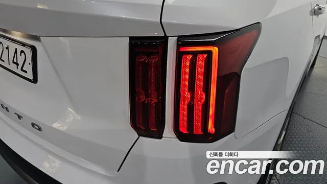 Kia Sorento — фото 23