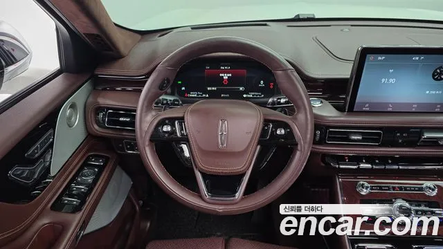 Lincoln Aviator — фото 13