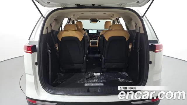 Kia Carnival — фото 15
