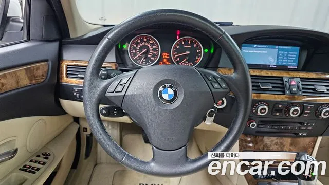 BMW 5-Series — фото 11