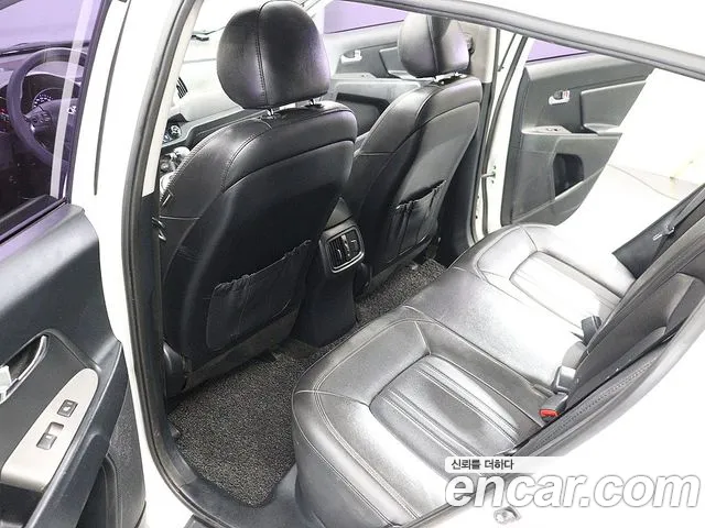 Kia Sportage — фото 16
