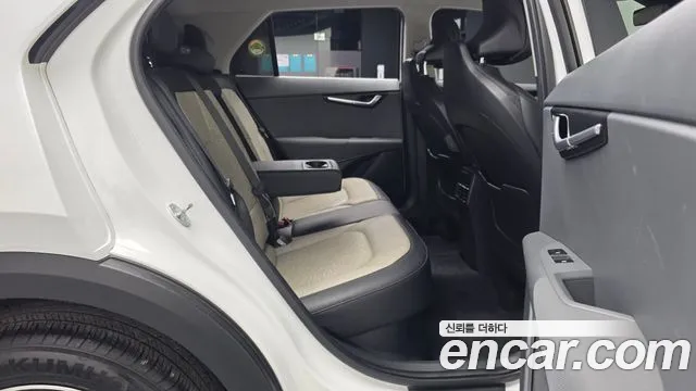 Kia Niro — фото 11