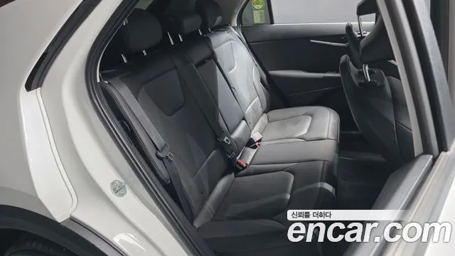 Kia Niro — фото 11