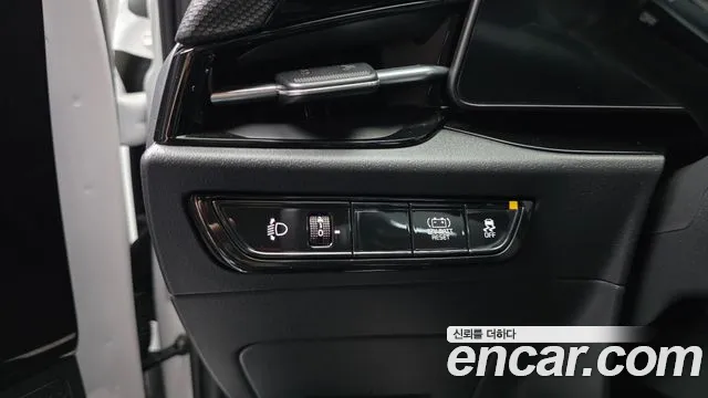 Kia Niro — фото 18
