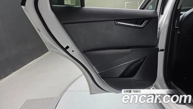Kia Niro — фото 25