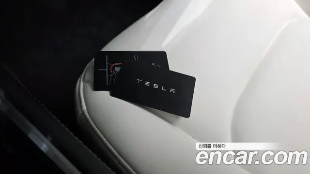 Tesla Model Y — фото 14