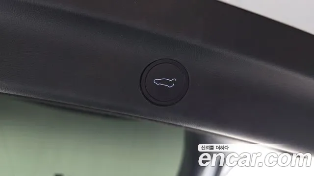 Tesla Model Y — фото 17