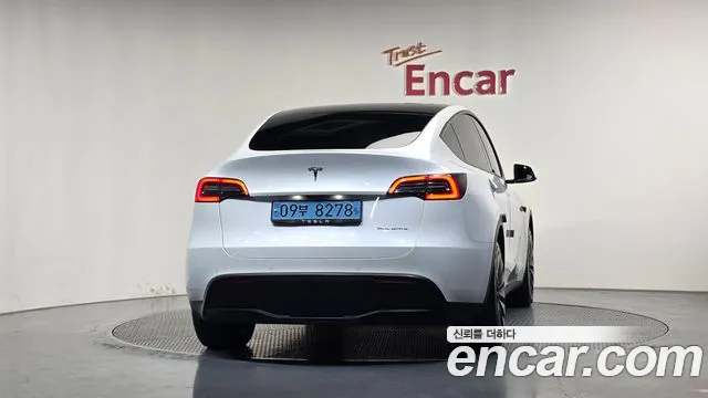Tesla Model Y — фото 3