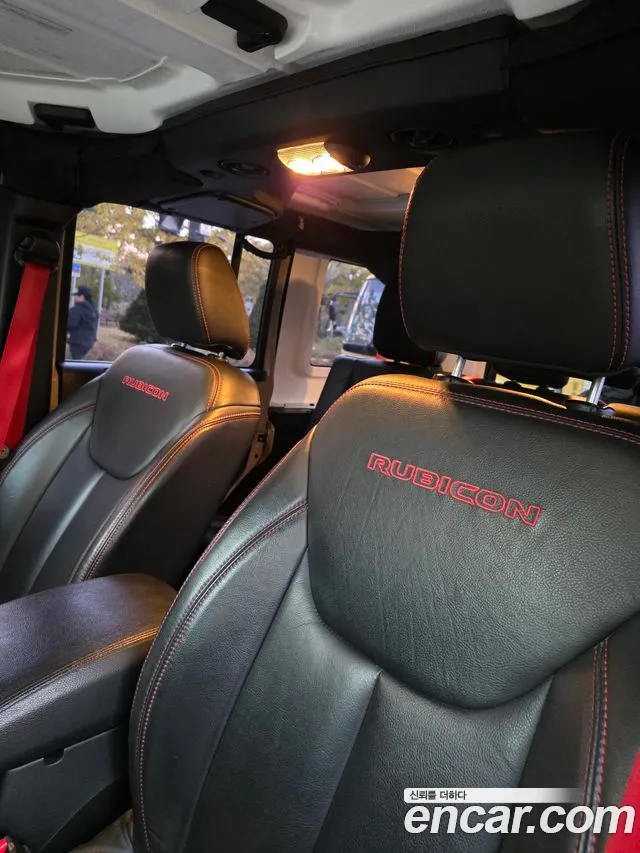 Jeep Wrangler — фото 10