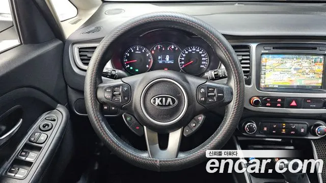 Kia Carens — фото 14