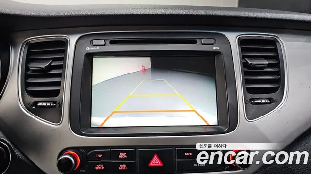 Kia Carens — фото 16