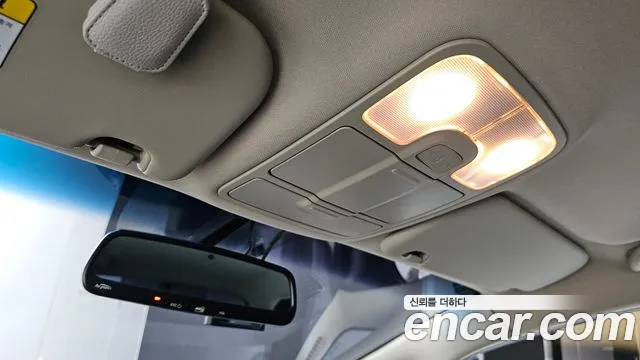 Kia Carens — фото 17