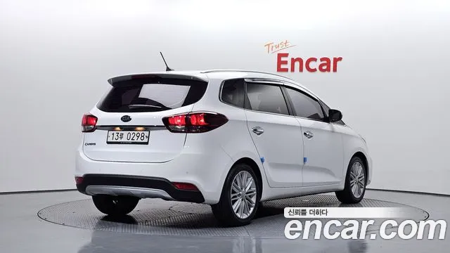 Kia Carens — фото 2