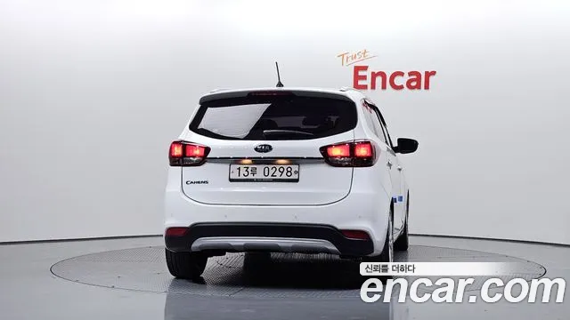 Kia Carens — фото 4