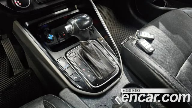 Kia Carens — фото 9