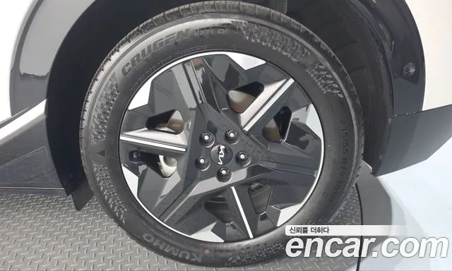 Kia EV6 — фото 21