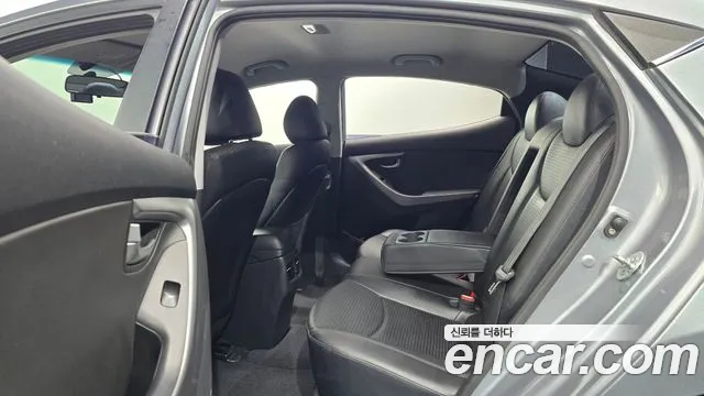 Hyundai Avante — фото 11