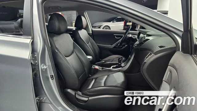 Hyundai Avante — фото 9